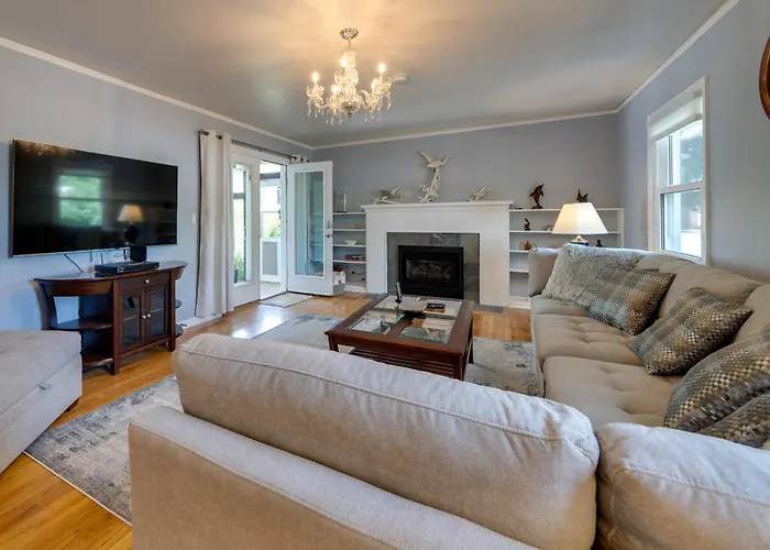 Walk To Frontier Days Park: W/ Patio *