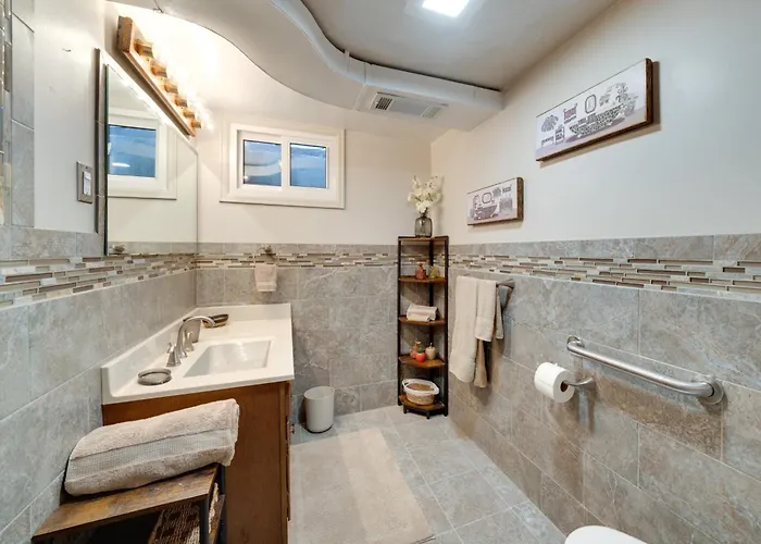 Walk To Frontier Days Park: W/ Patio Holiday home *